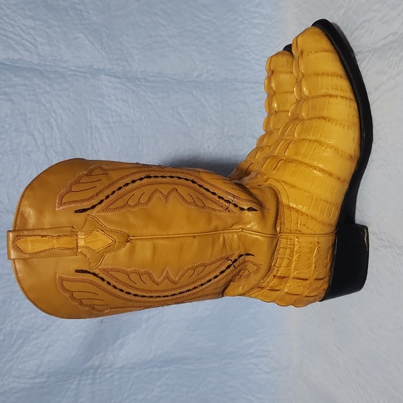 BOOTS Men's Size 9. IMITATION. Yellow Western Cowboy Boots - Picture 2 of 12